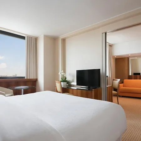 Four Points By Sheraton Hotel 4*