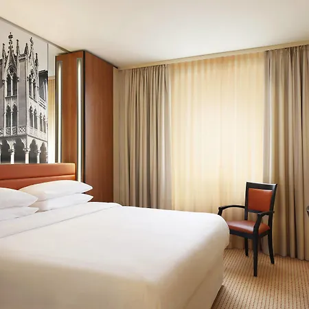 Four Points By Sheraton Hotel 4*