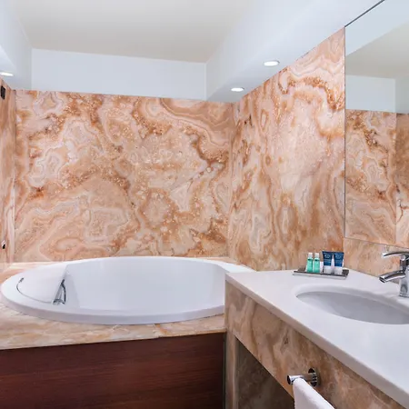 Four Points By Sheraton Hotell