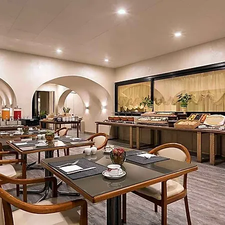 Four Points By Sheraton Hotel 4*