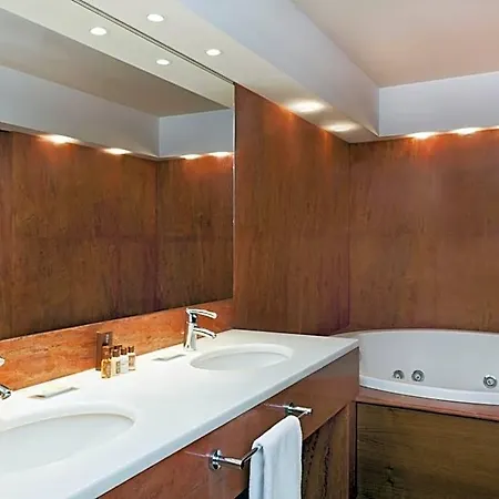Four Points By Sheraton Hotel 4*