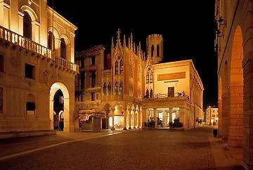 Hotel Four Points By Sheraton 4*