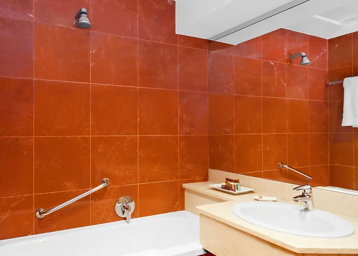 Four Points By Sheraton Hotel 4*