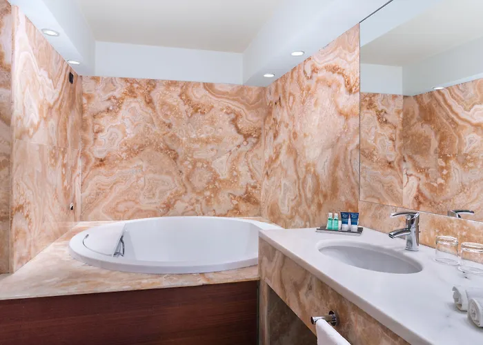 Four Points By Sheraton Hotel